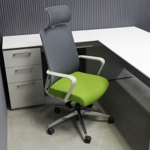 Terra Office Chair with Fixed Arms and Headrest