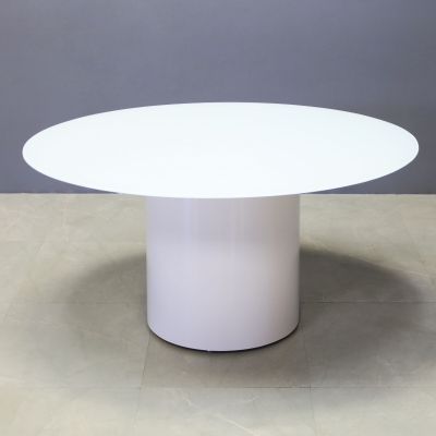 60-inch Omaha Oval Conference Table in 1/2-inch white tempered glass top, and white gloss laminate base.