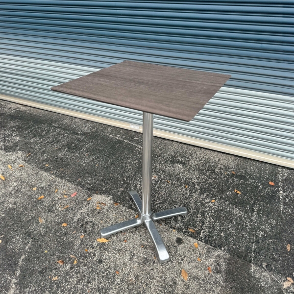 30-inch California Square Bar Table in 1/2-inch gray oak engineered surface top and FLAT SX26 silver bar base.