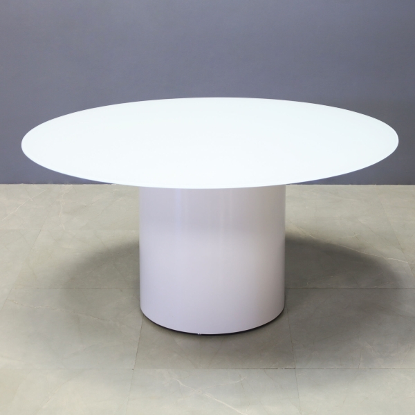 60-inch Omaha Oval Conference Table in 1/2-inch white tempered glass top, and white gloss laminate base.